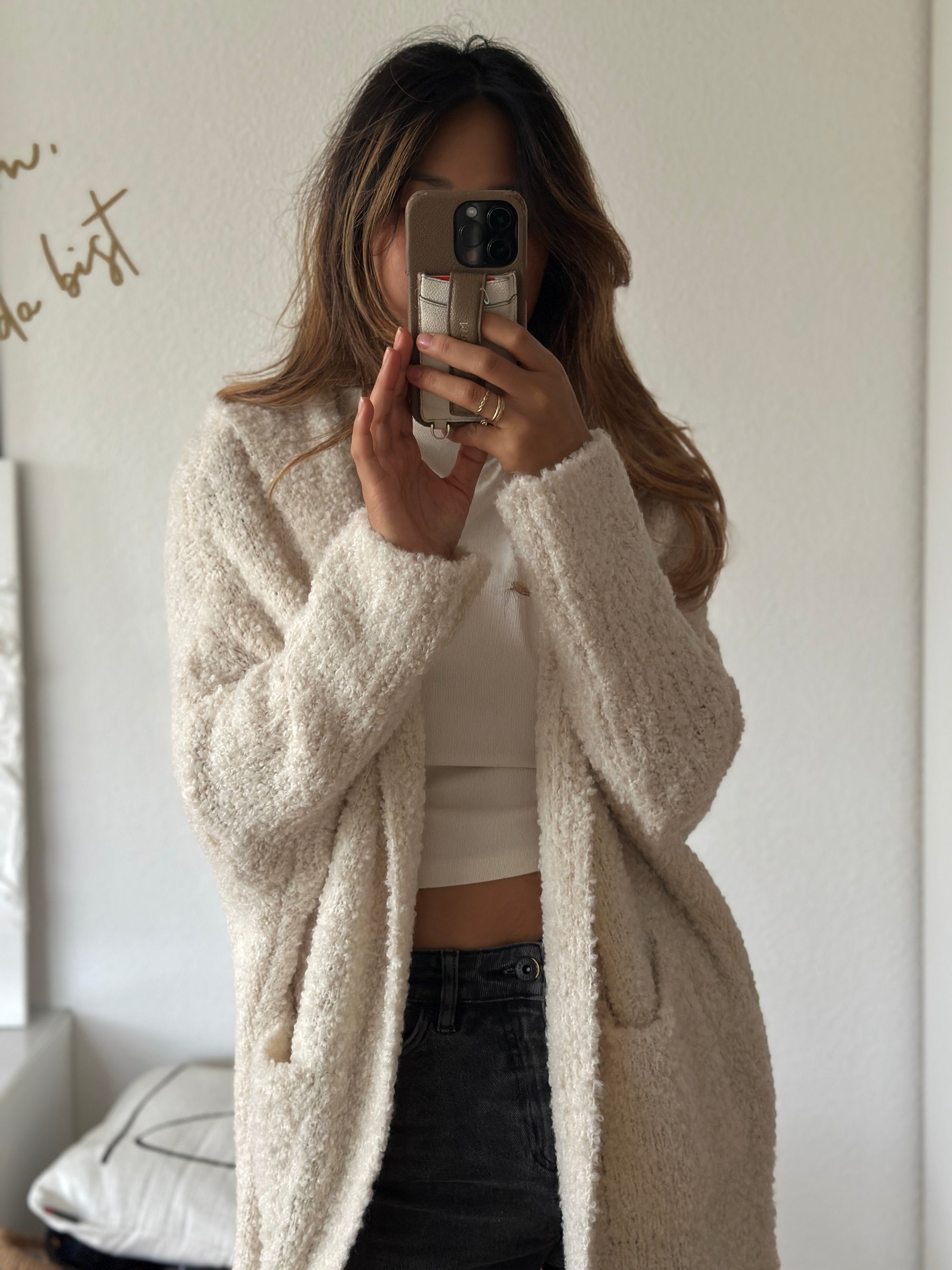 Bouclé Strickjacke mit Kapuze hellbeige