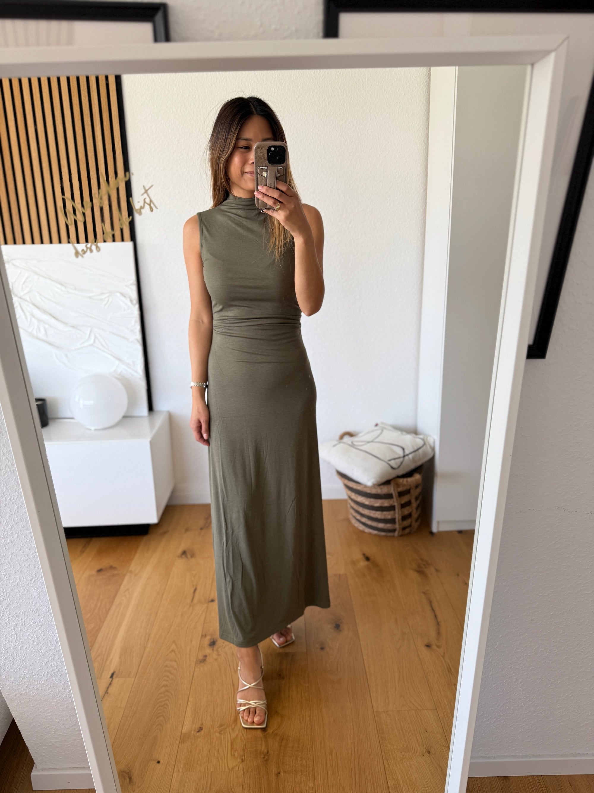 Highneck Kleid olive