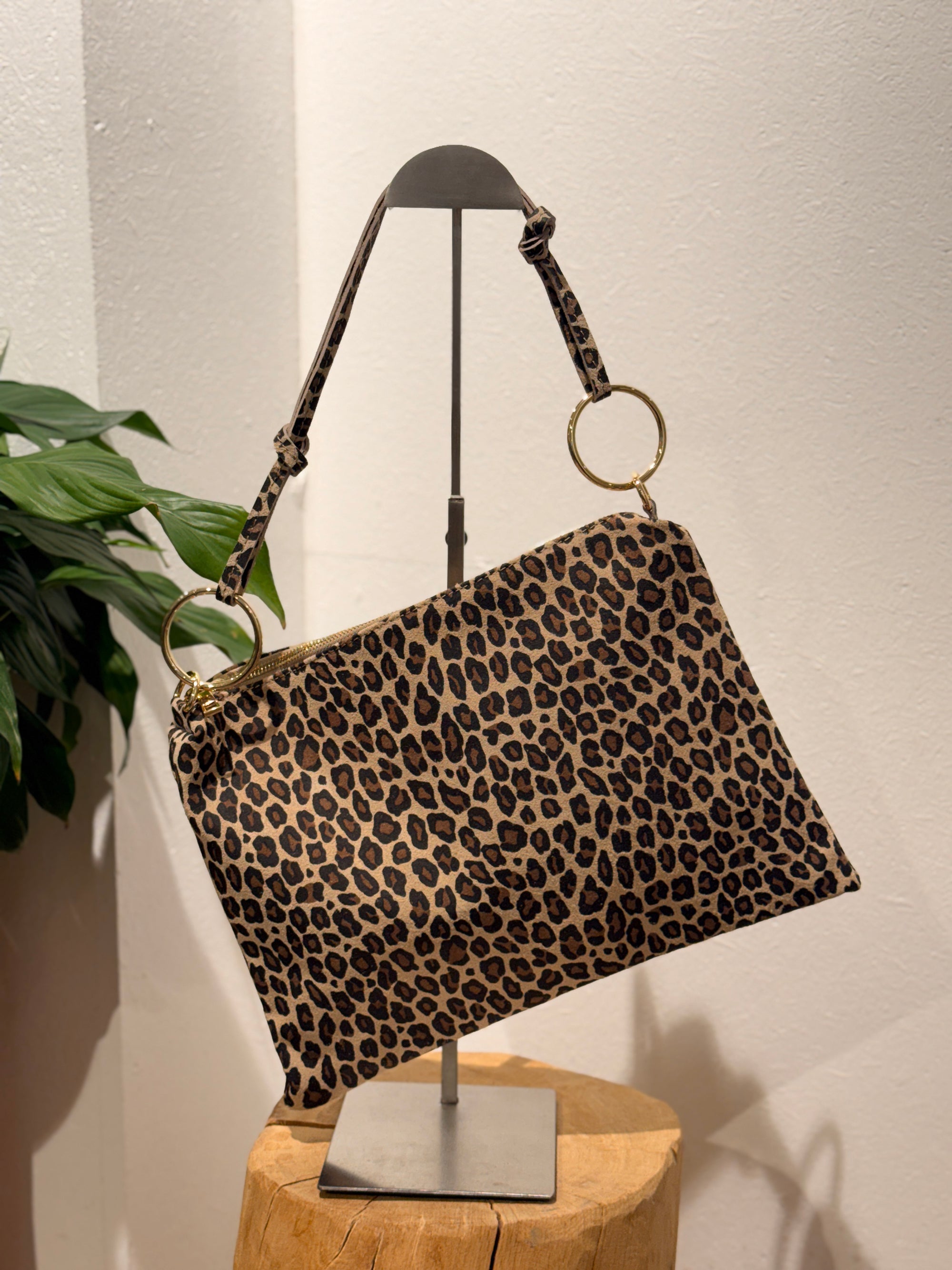 Wildledertasche Ring Leo light