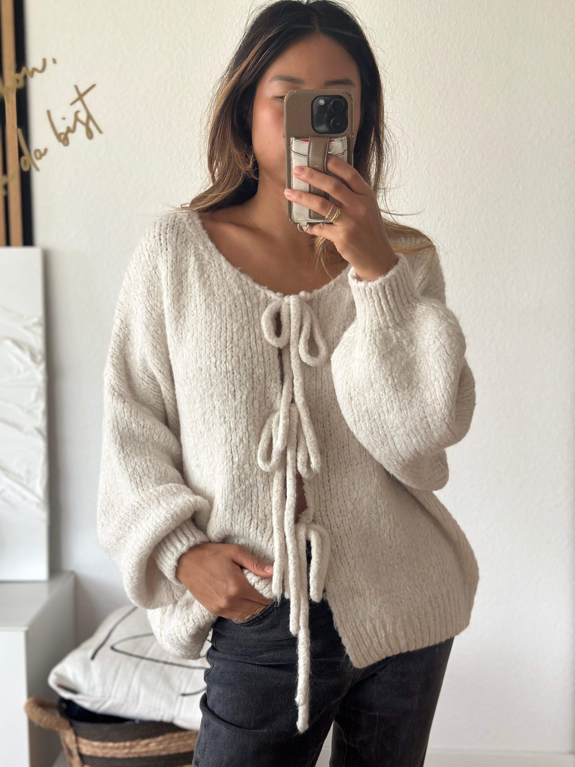 Cardigan mit Schleifen creme