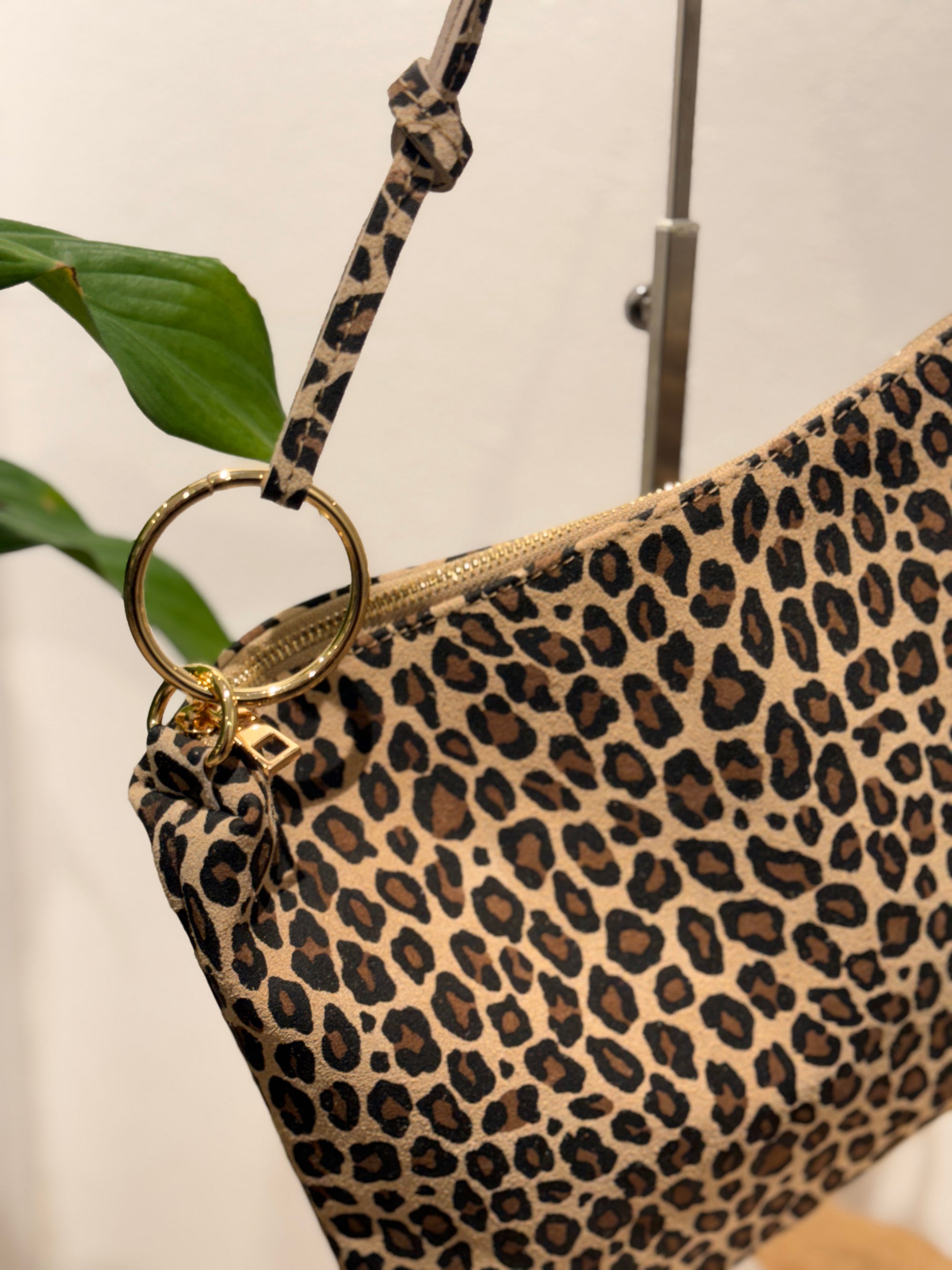 Wildledertasche Ring Leo light