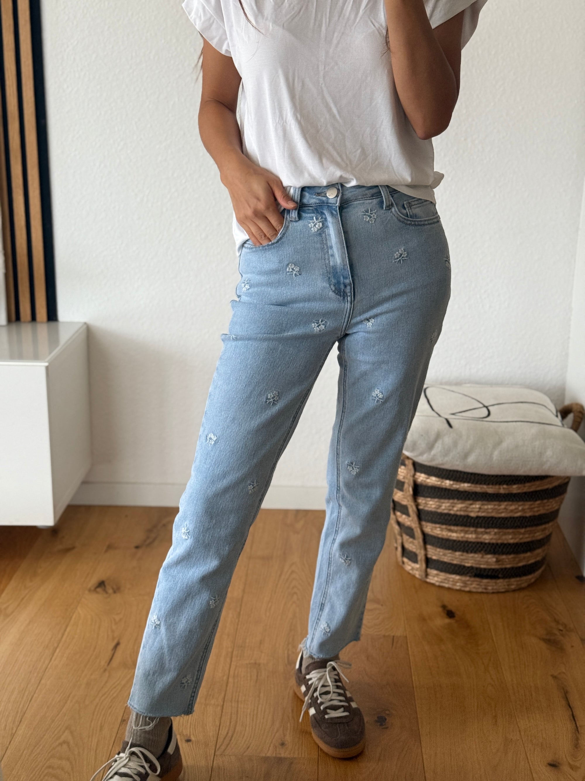 Mom Jeans Blumen